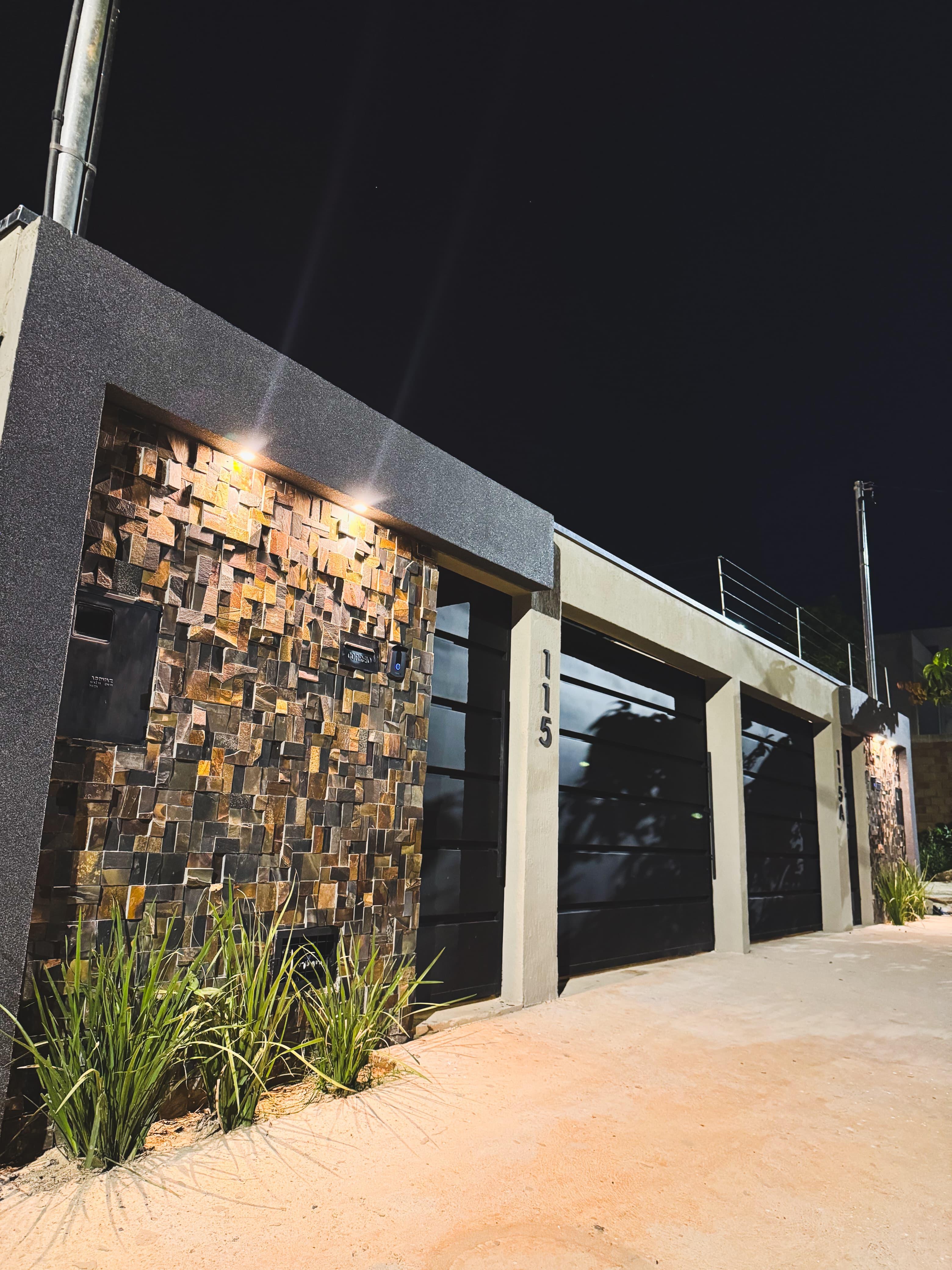 Casa moderna com acabamento de alta qualidade no Bairro Nova Serrana