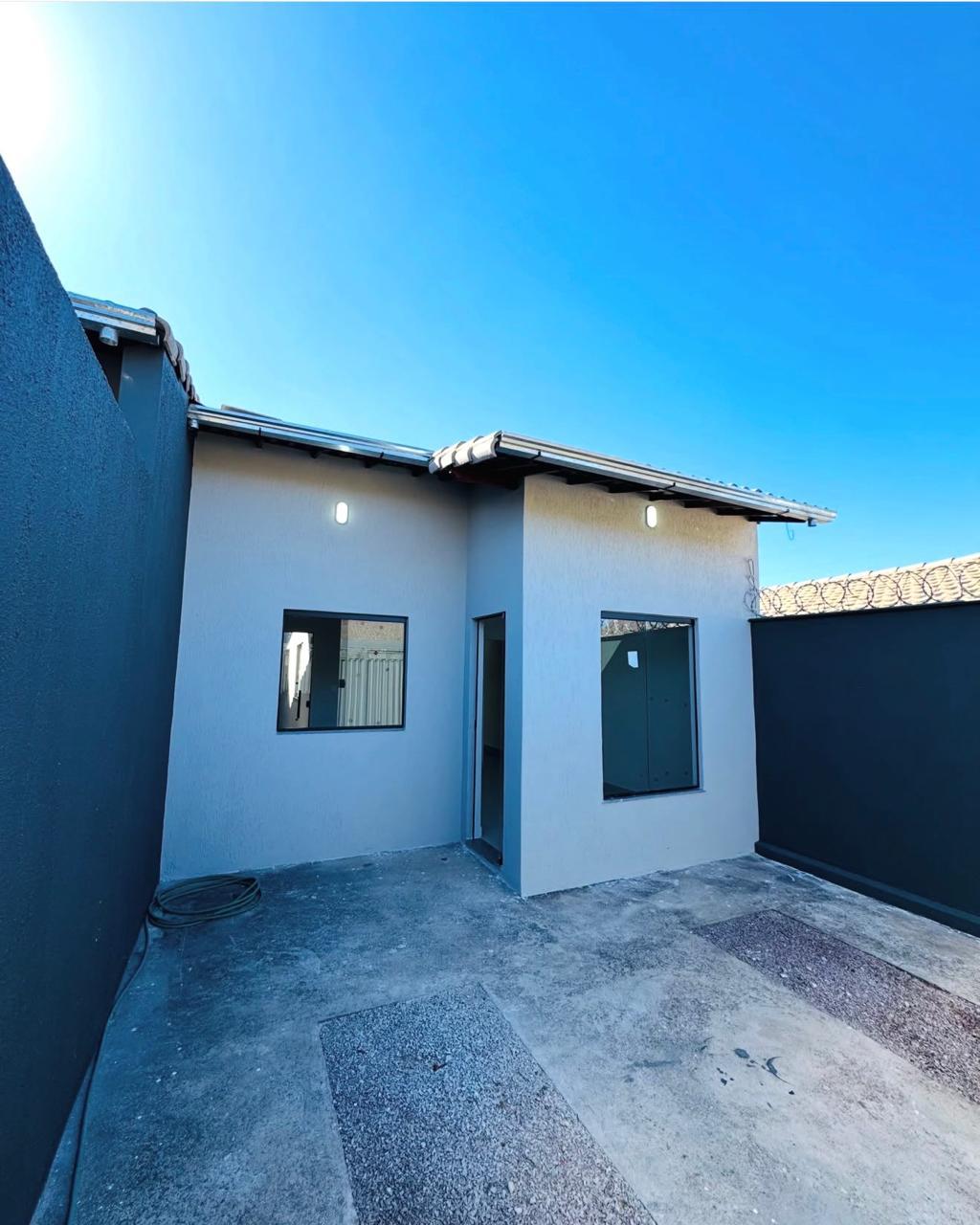 Linda Casa no Alvorada II com 2 Quartos
